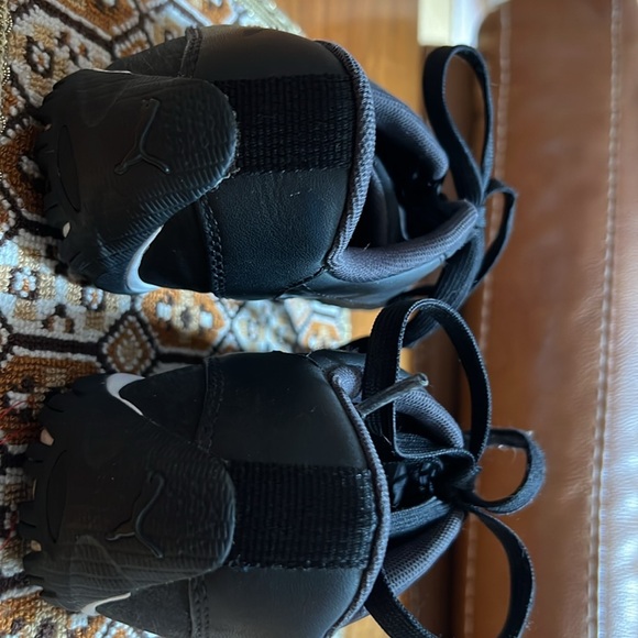 Puma black sneakers size 6.5 - Picture 4 of 5